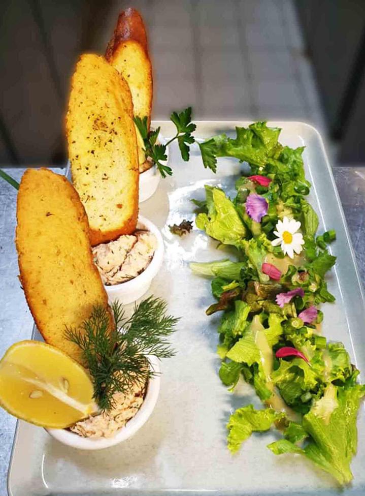 Repas familial La Saline-Les-Bains